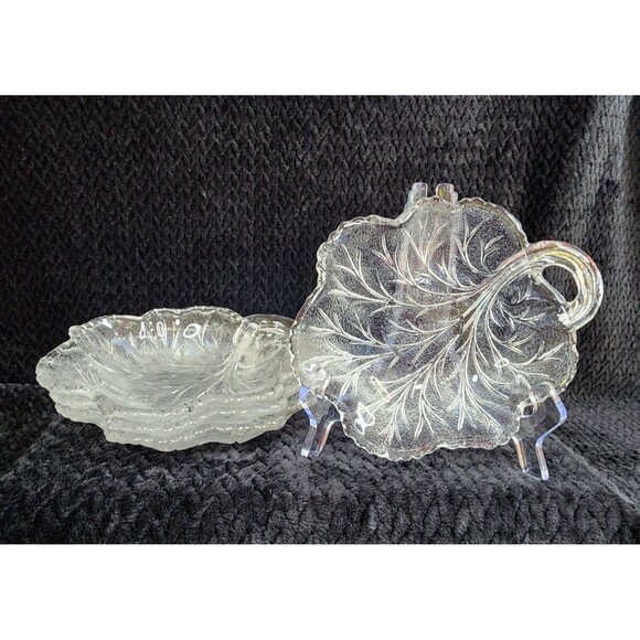 Indiana Glass Pebble Leaf Dishes Set of 4 | Clear Pressed Glass Leaf Plates 1960 - Picture 1 of 11